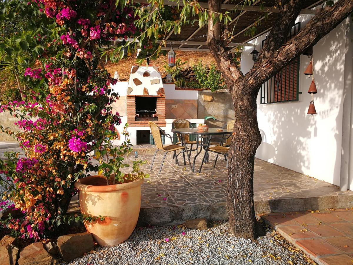 Casa Lola Villa Sayalonga Exterior photo